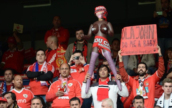  多特蒙德球迷抗议票价上涨